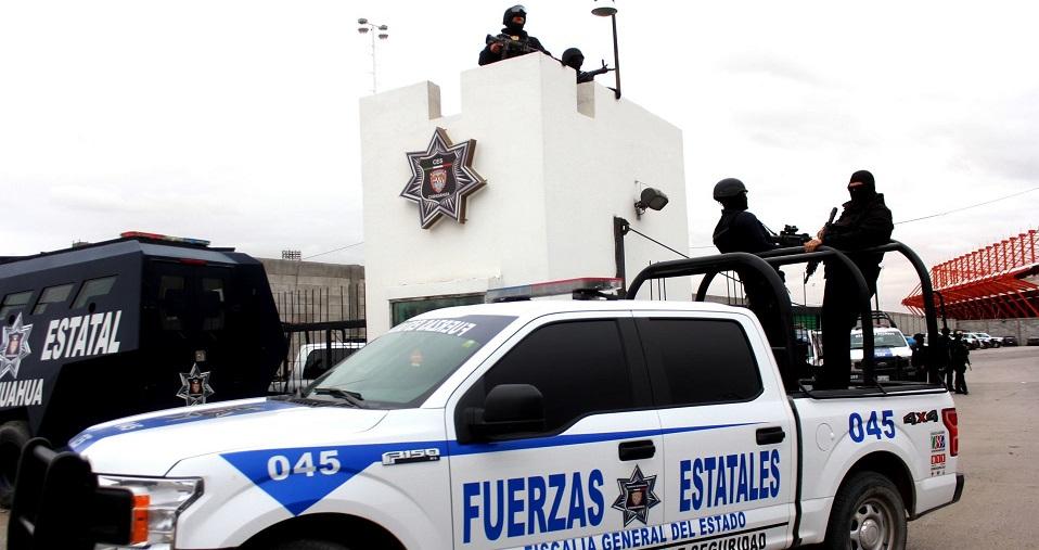 Detienen a 9 policías de Chihuahua acusados de inventar delitos a un joven y robarle