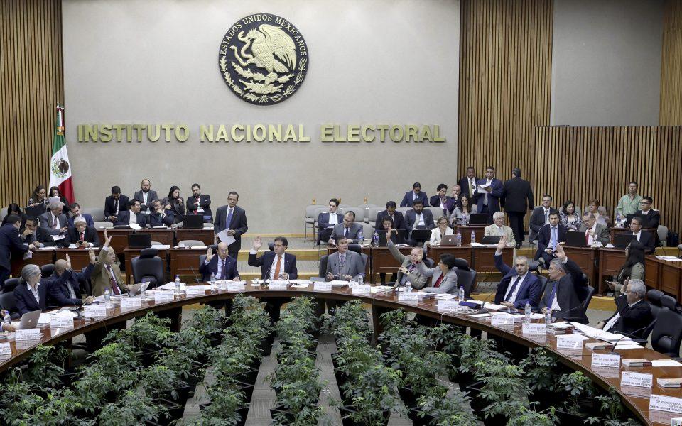 A juntar firmas: INE le da luz verde a 40 aspirantes independientes por la Presidencia en 2018