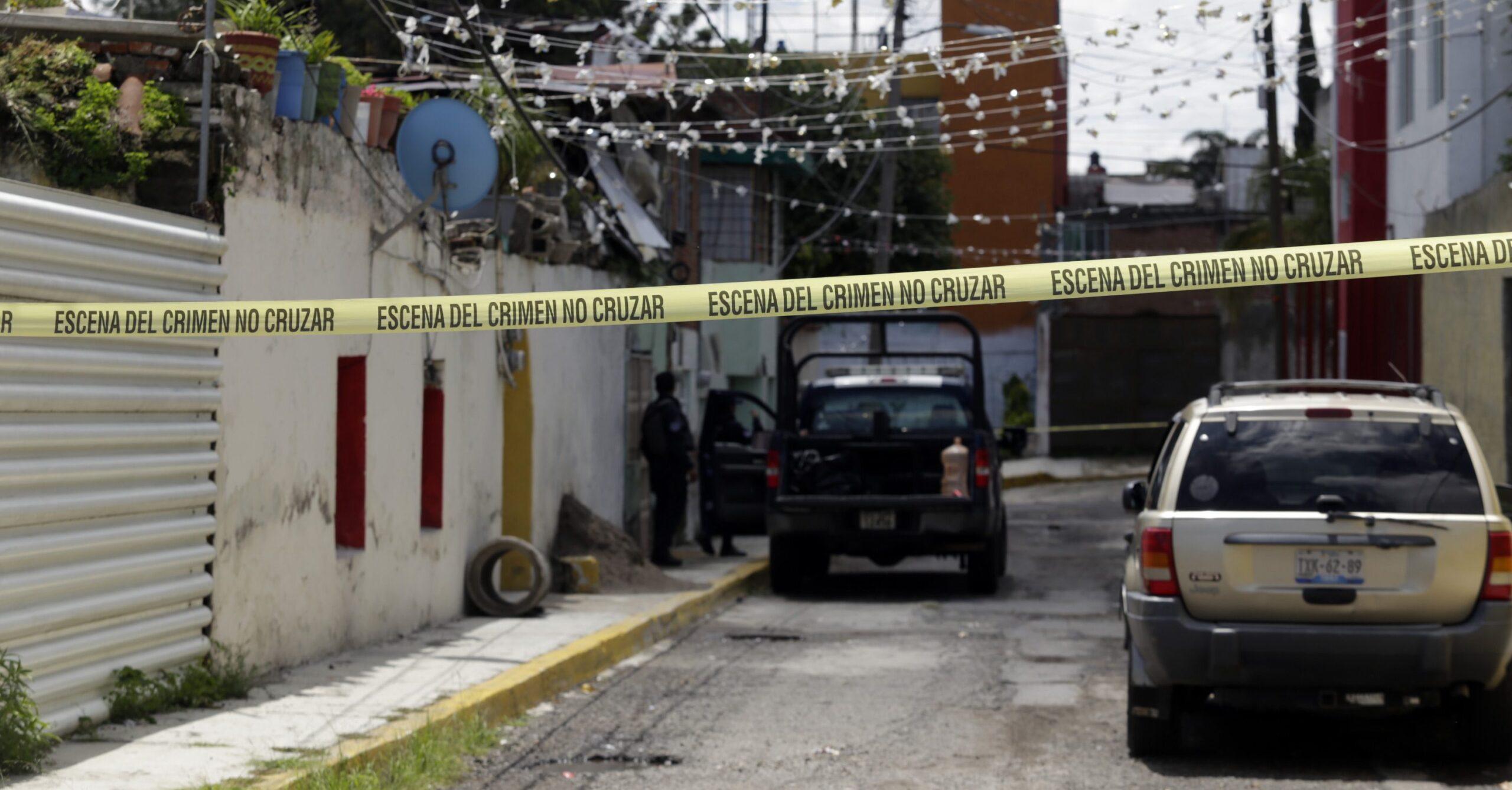 Linchan a tres personas acusadas de asaltar a un adulto mayor en Puebla