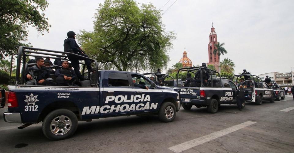 Bloqueos y enfrentamientos: habitantes de Michoacán exigen cese de violencia en Apatzingán