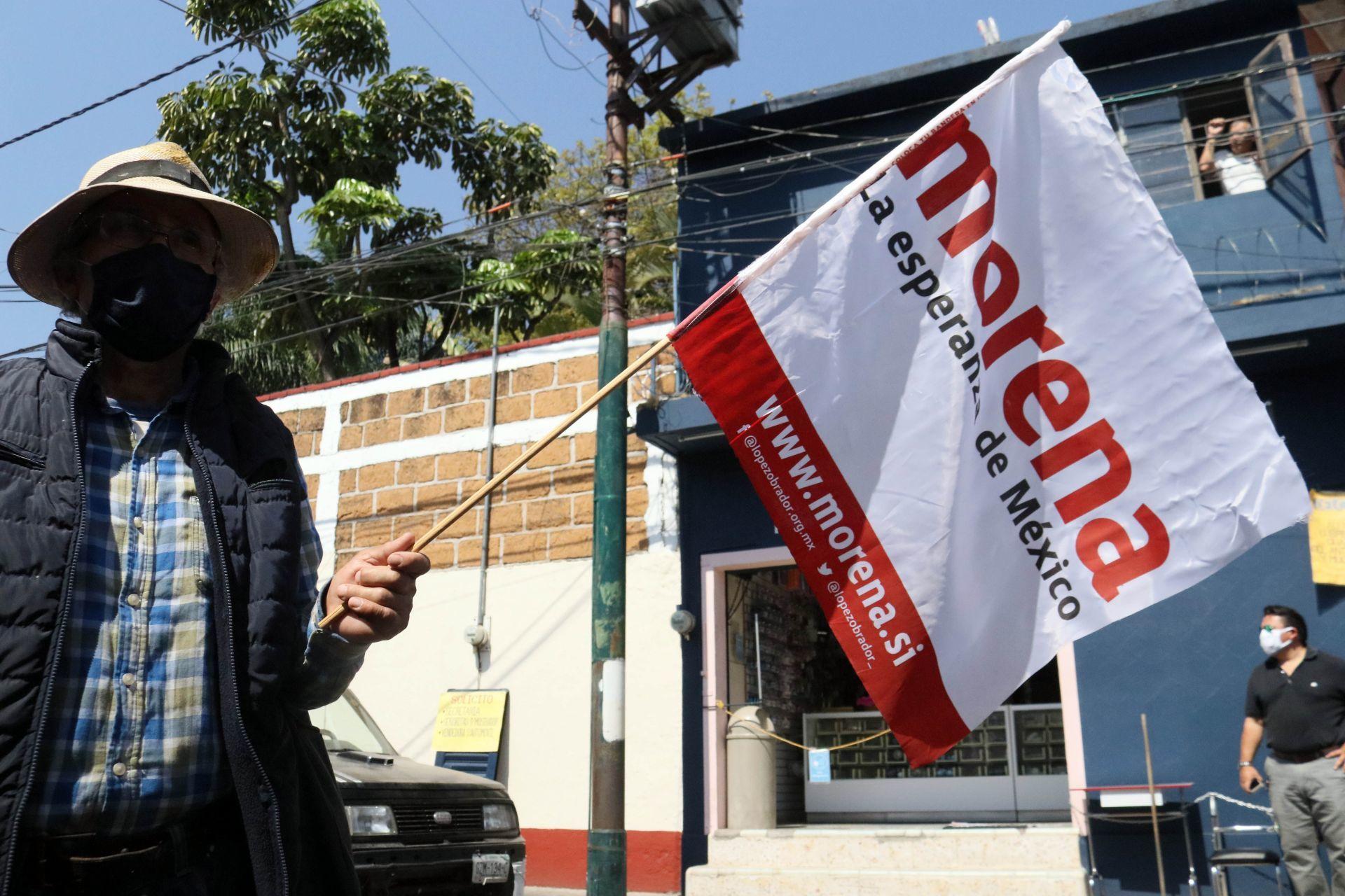Morena atrasa registro de representantes de casilla, a 17 días de la elección