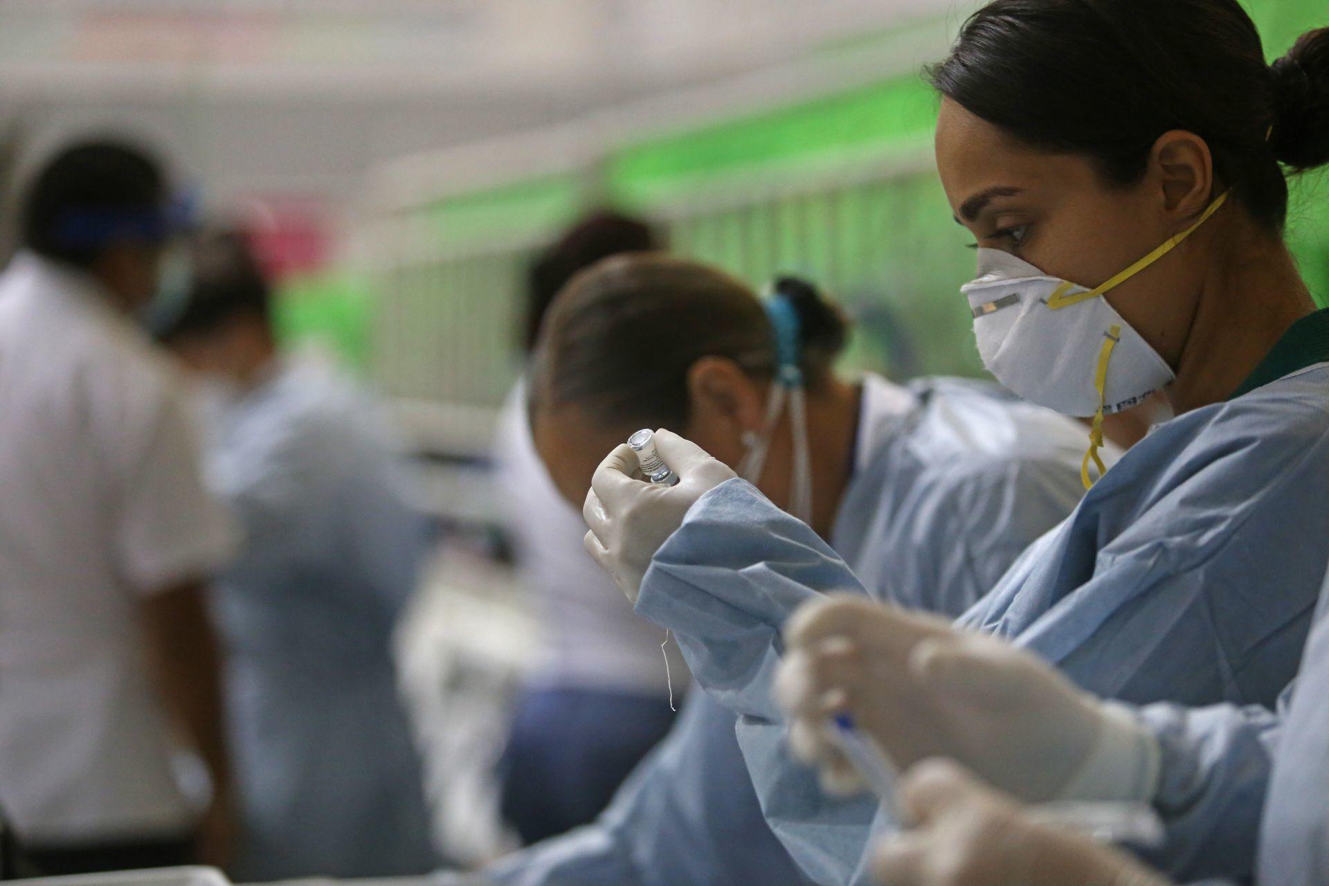 CDMX: fechas y sedes para vacunar a rezagados y adolescentes con comorbilidades