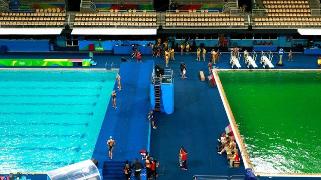 Río 2016: los organizadores ya saben por qué el agua de la piscina olímpica se tiñó de verde