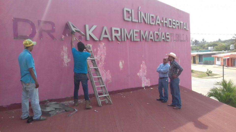 Quitan el nombre de la esposa de Javier Duarte, Karime Macías, a un hospital de Veracruz