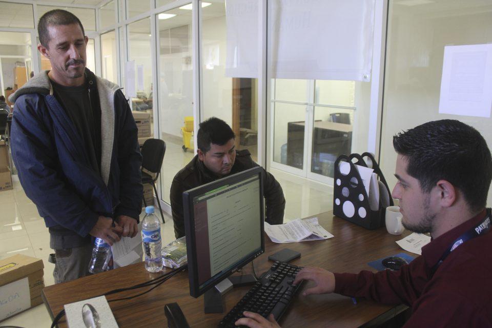 Sin oportunidades de trabajo ni apoyo: el escenario que espera a repatriados en Ciudad Juárez