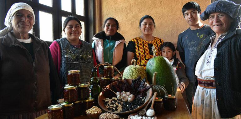 Mujeres indígenas se organizan para obtener lo justo por su trabajo