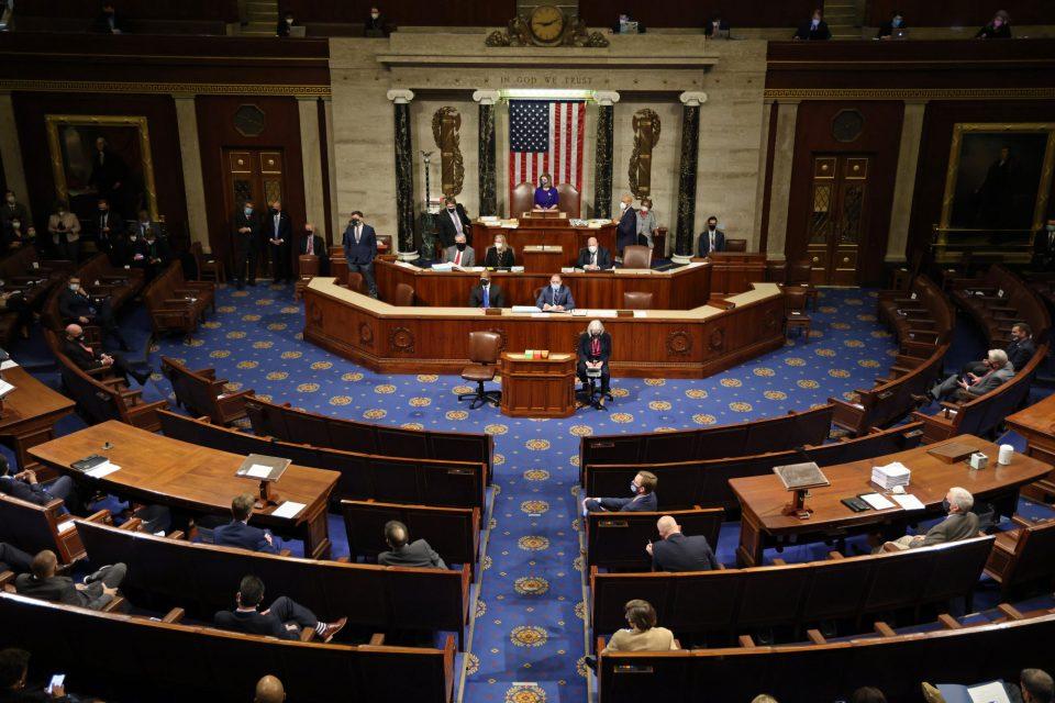 Tras toma del Congreso de EU, reincia sesión para certificar victoria de Joe Biden