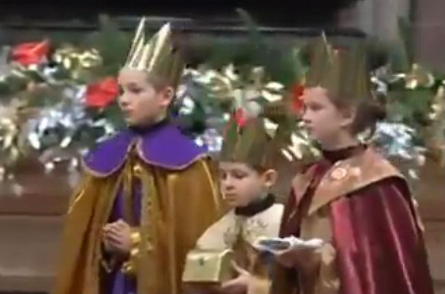 El Papa Francisco incluye a una ‘reina maga’ en la misa de Año Nuevo