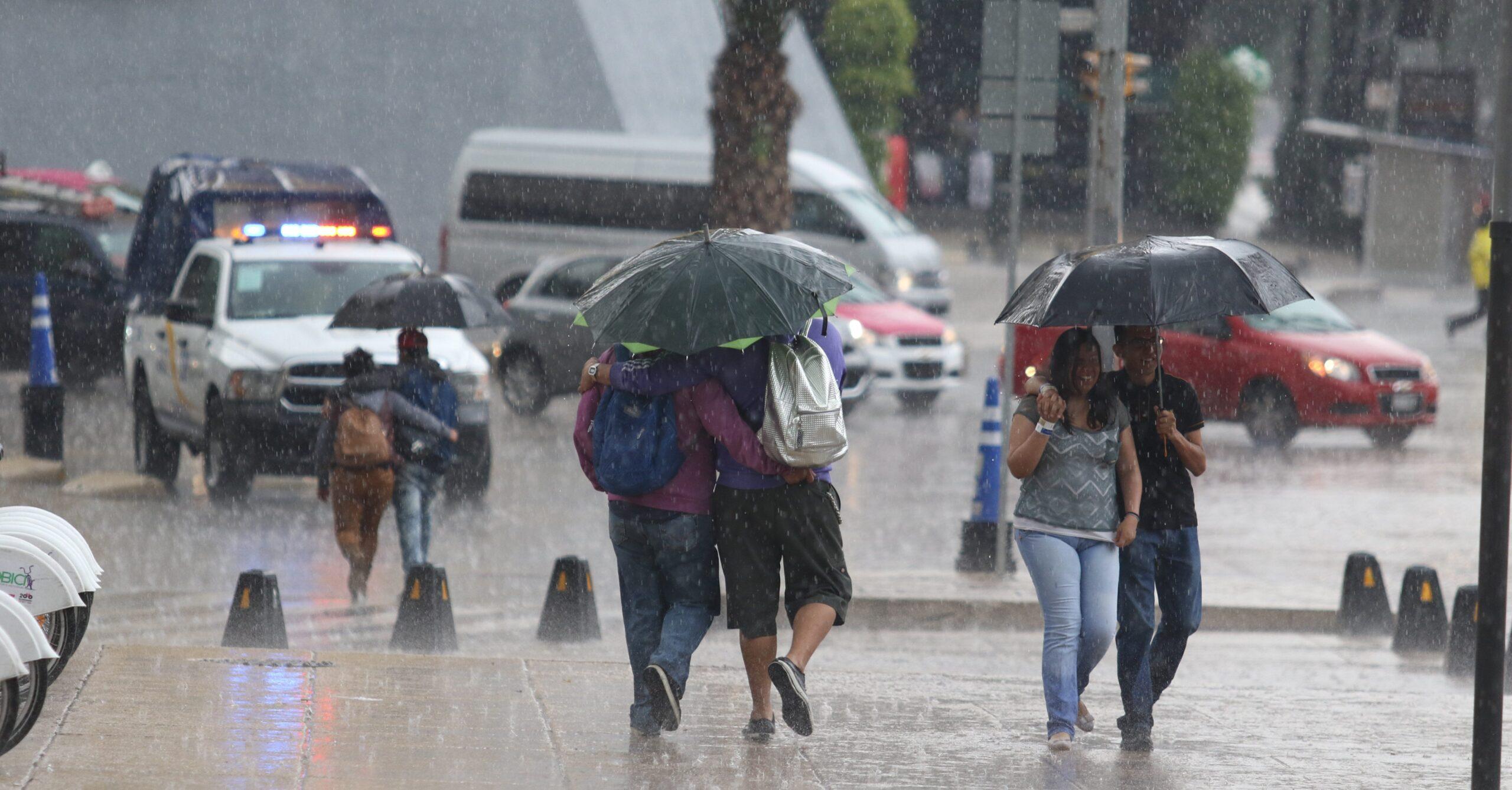 Huracán Aletta y la onda tropical 1 provocarán lluvias en 16 estados del país