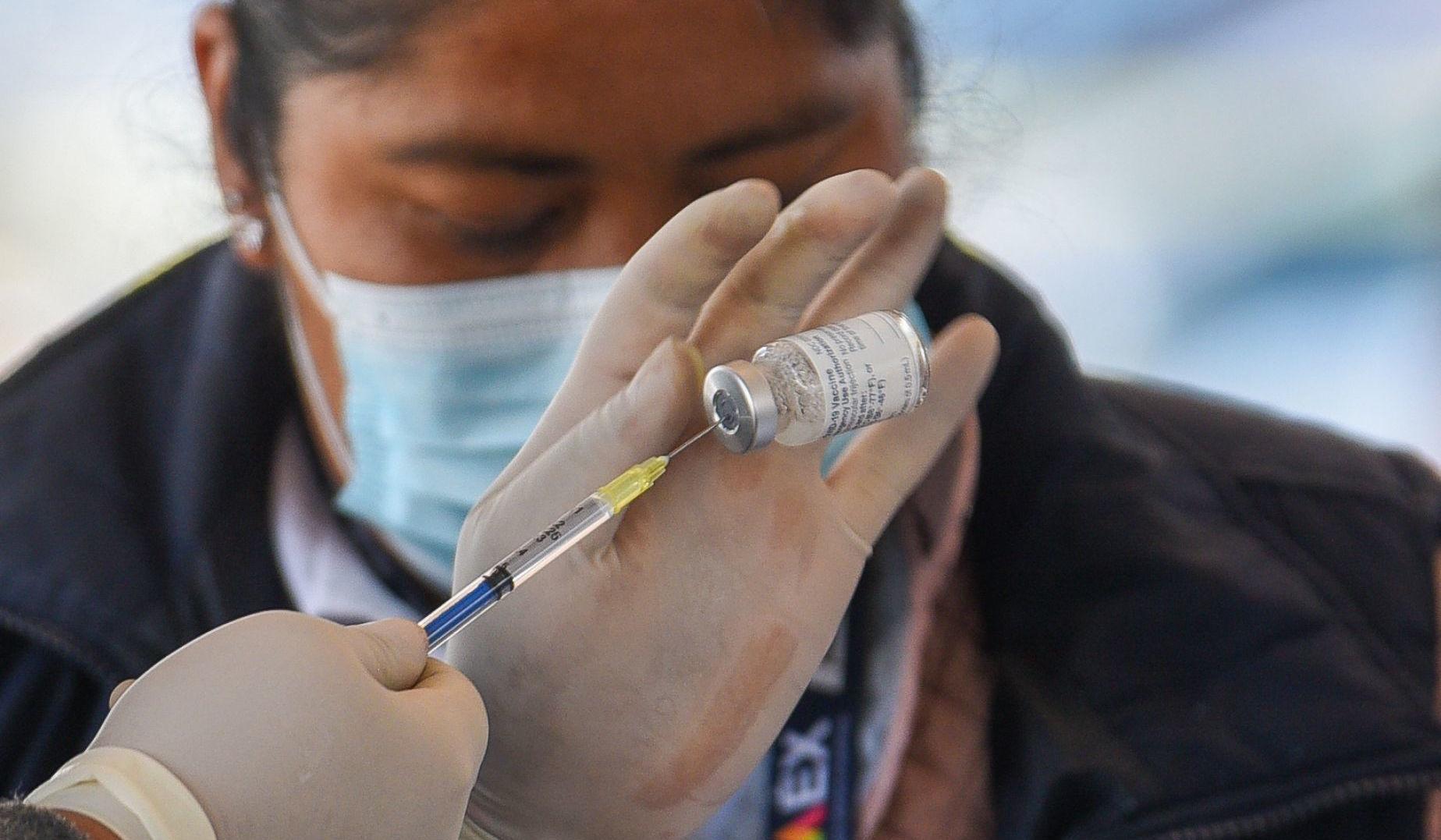 Casos de COVID han bajado 2%, reporta Salud; 66.3 millones se han vacunado