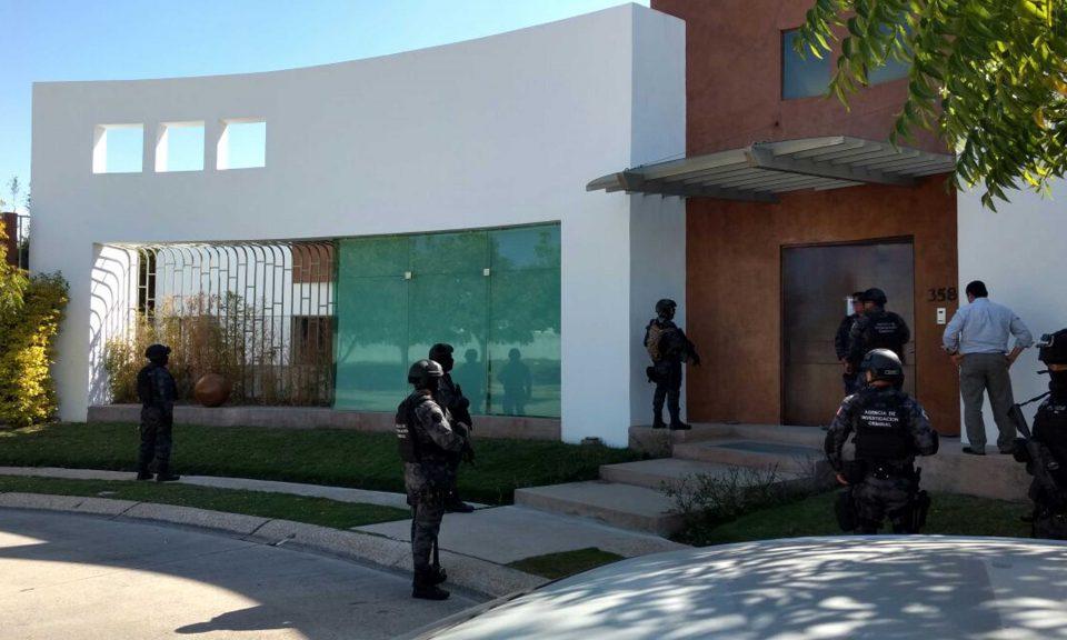 PGR catea casa de los suegros de Javier Duarte en Chiapas; decomisa 54 mil dólares en efectivo