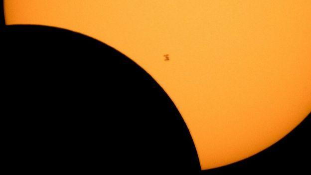 4 hechos curiosos que sucedieron durante el eclipse solar que atravesó Estados Unidos