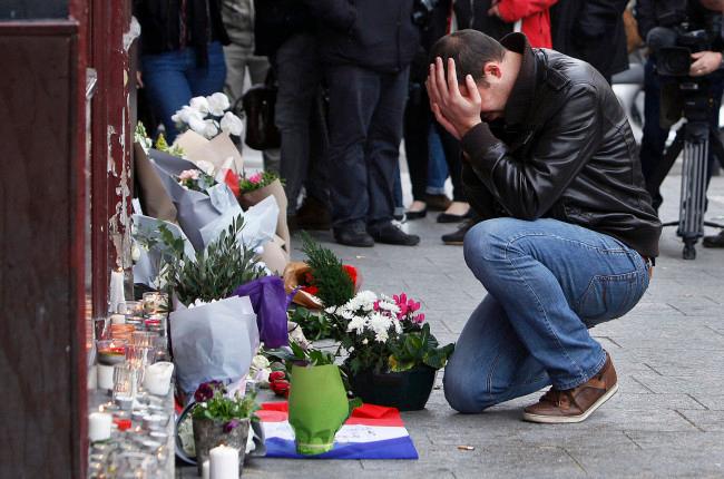 Estado Islámico se adjudica los ataques en París; Francia encabeza la lista de objetivos, dice