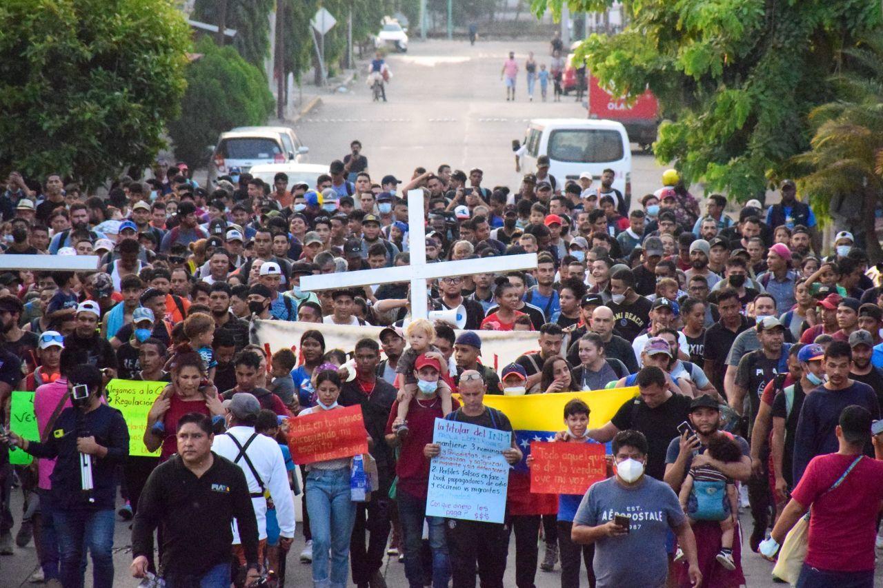 Gobierno sobreejerce más de 570 millones en acciones para frenar migrantes; CNDH disminuye gasto para defenderlos