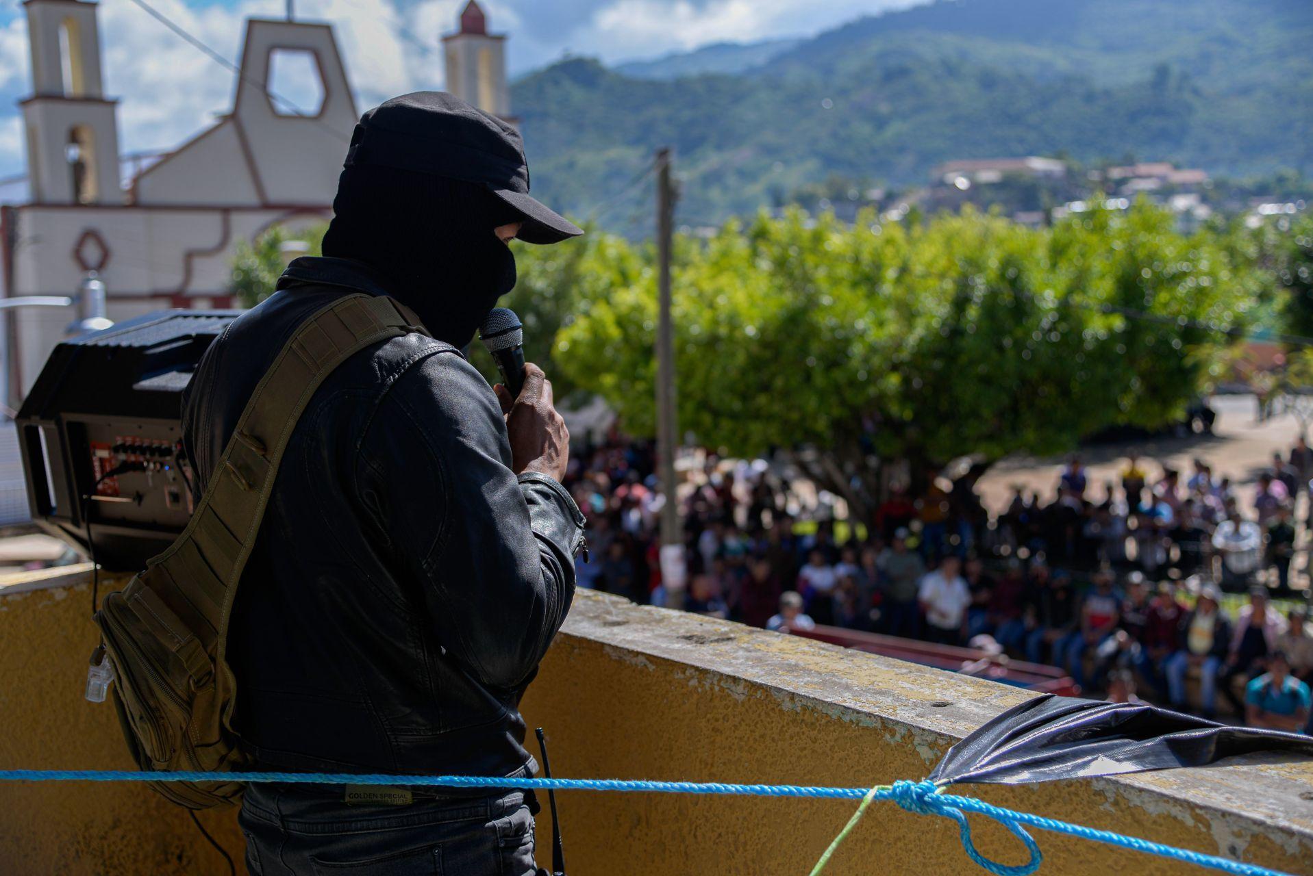 Grupo de autodefensas de Pantelhó, en Chiapas, detiene a tres presuntos narcomenudistas