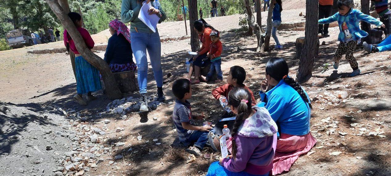 Niños tarahumaras tienen fácil acceso al alcohol, pero no a escuela ni servicios