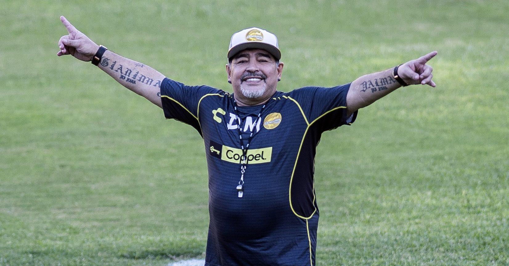 Médico de Maradona es investigado por negligencia en la muerte del futbolista