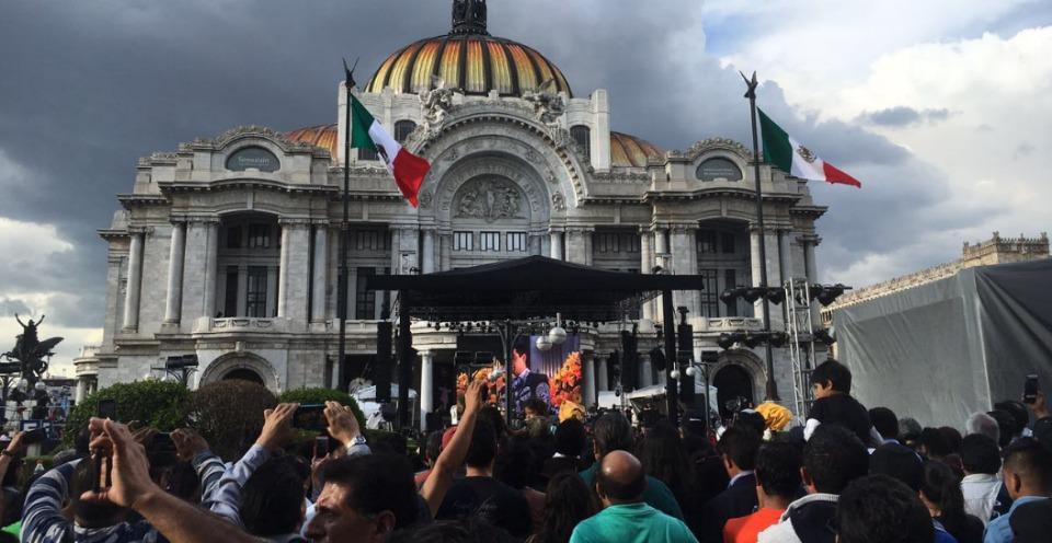 El homenaje a Juan Gabriel en Bellas Artes rompe récord con más de 700 mil asistentes