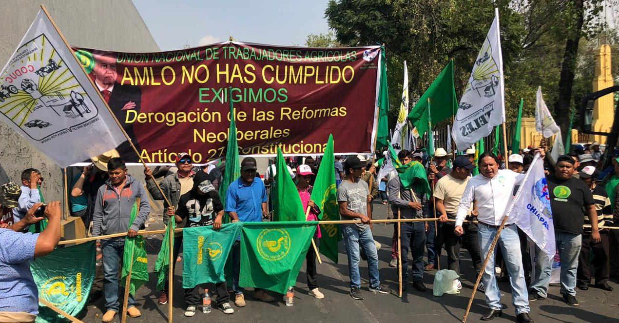 Dirigentes campesinos dialogan con Gobierno de CDMX, tras tratar de irrumpir en el desfile de la Revolución