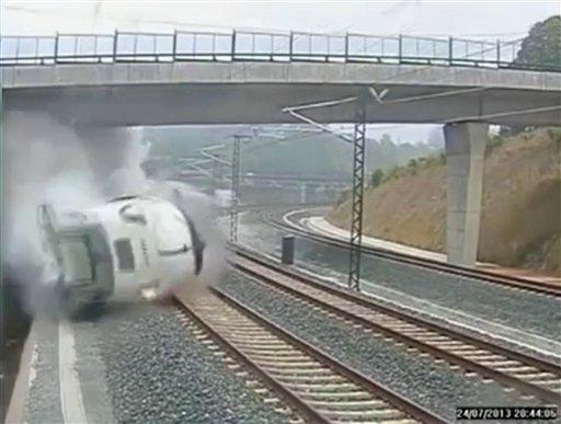 Conductor de tren descarrilado aceptó ir a exceso de velocidad: testigo