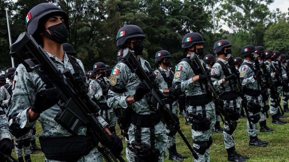 AMLO enviará al Congreso su primera iniciativa preferente sobre Guardia Nacional y seguridad