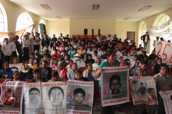 CIDH visita a familias de desaparecidos en Ayotzinapa y NL; va a Veracruz por asesinatos de periodistas