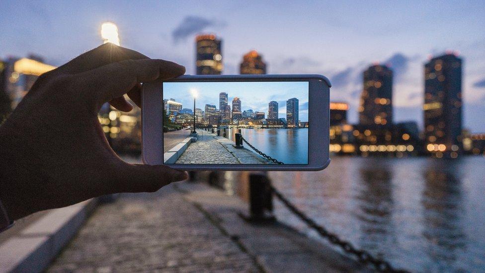 El experimento que revela cómo tu iPhone analiza tus fotos