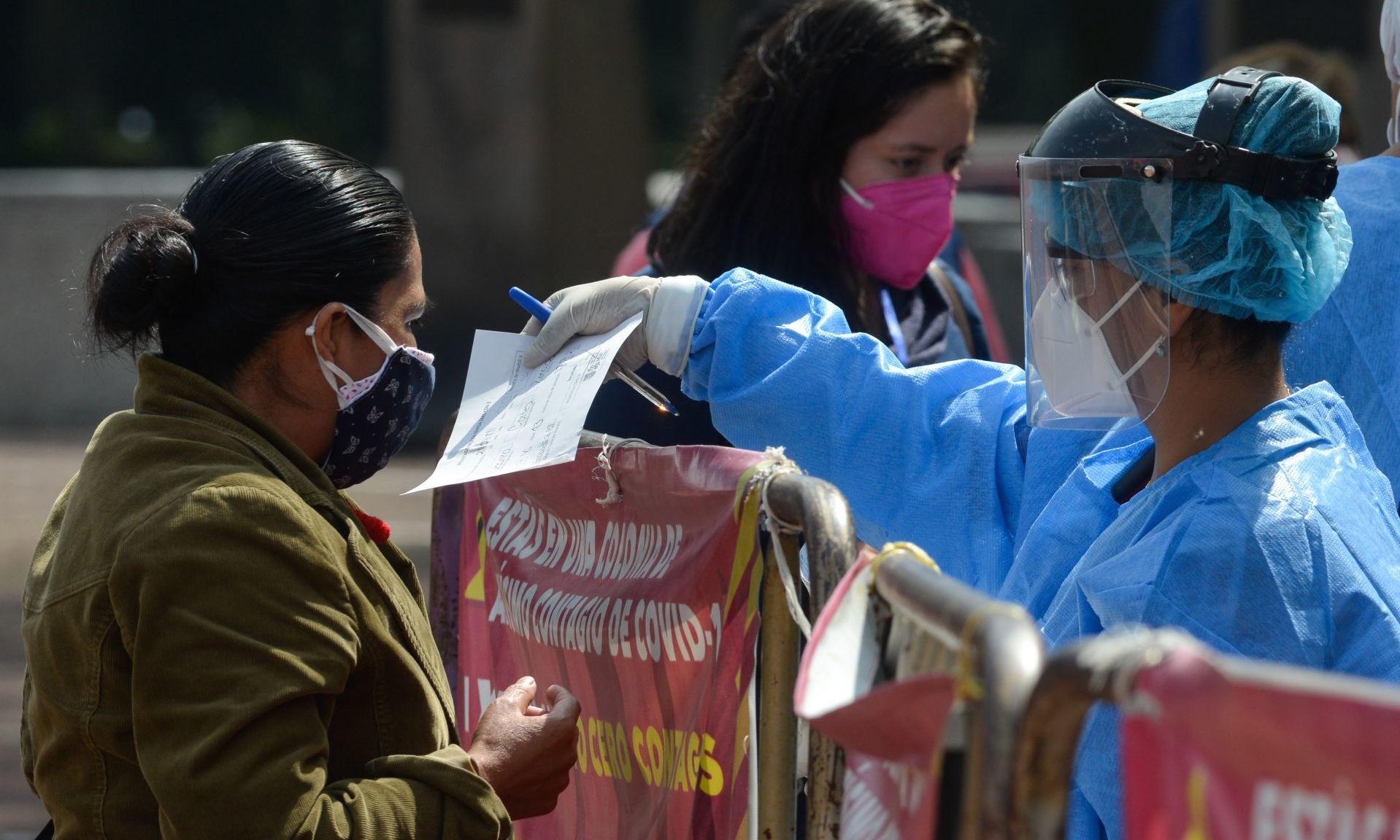 Con 15 mil nuevos casos de COVID, México rompe récord de contagios en cinco meses