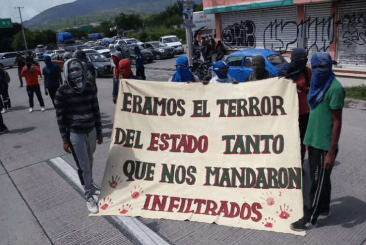 “No importa que sea militar, seguiremos buscando a nuestro compañero”: estudiantes de Ayotzinapa