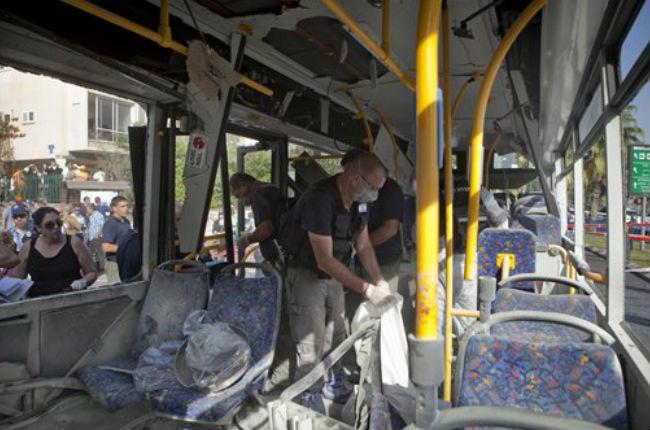 Una bomba en un autobús deja al menos 21 heridos en Tel Aviv