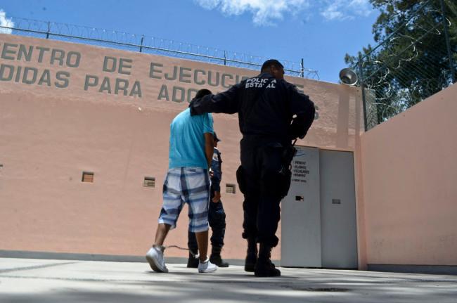 9 de cada 10 menores infractores esperan sentencia en la cárcel: Informe