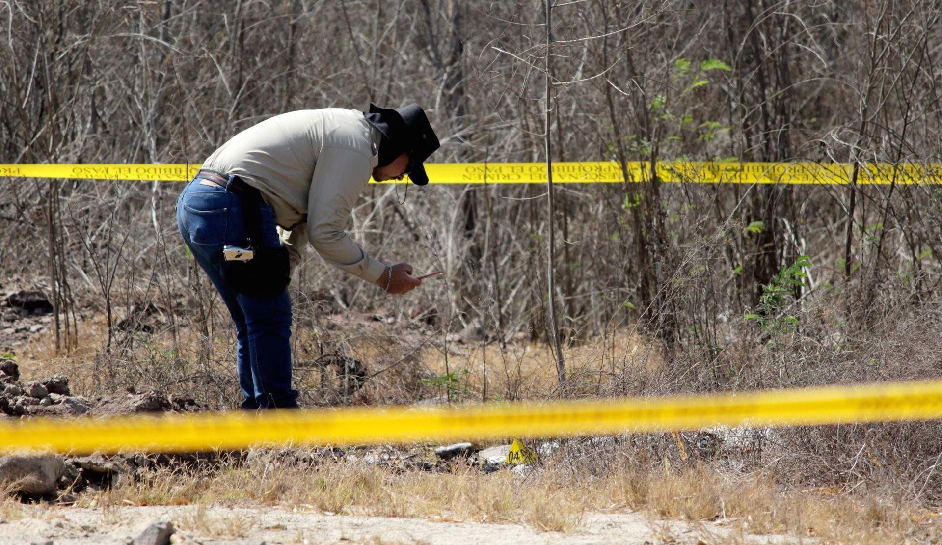 Familias exigen al gobierno mayor información sobre centro de exterminio hallado en Nuevo Laredo