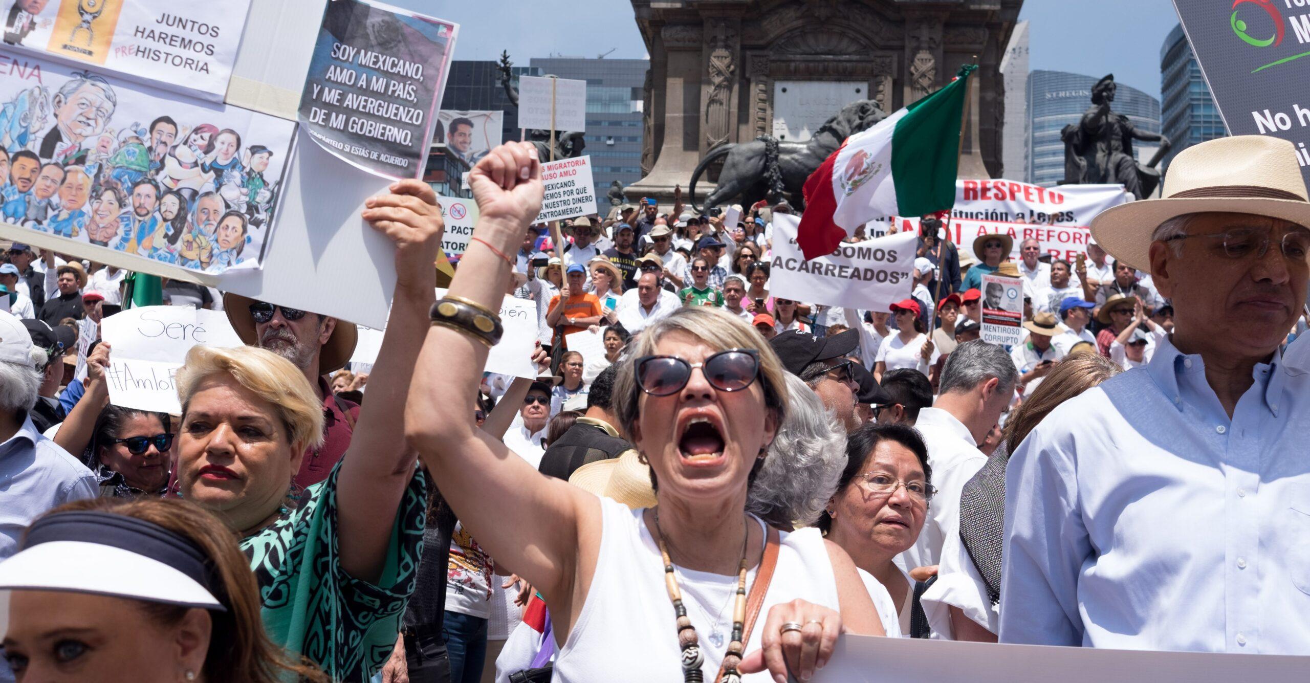 Opositores convocan a marcha; mientras AMLO organiza festival en el Zócalo por primer año