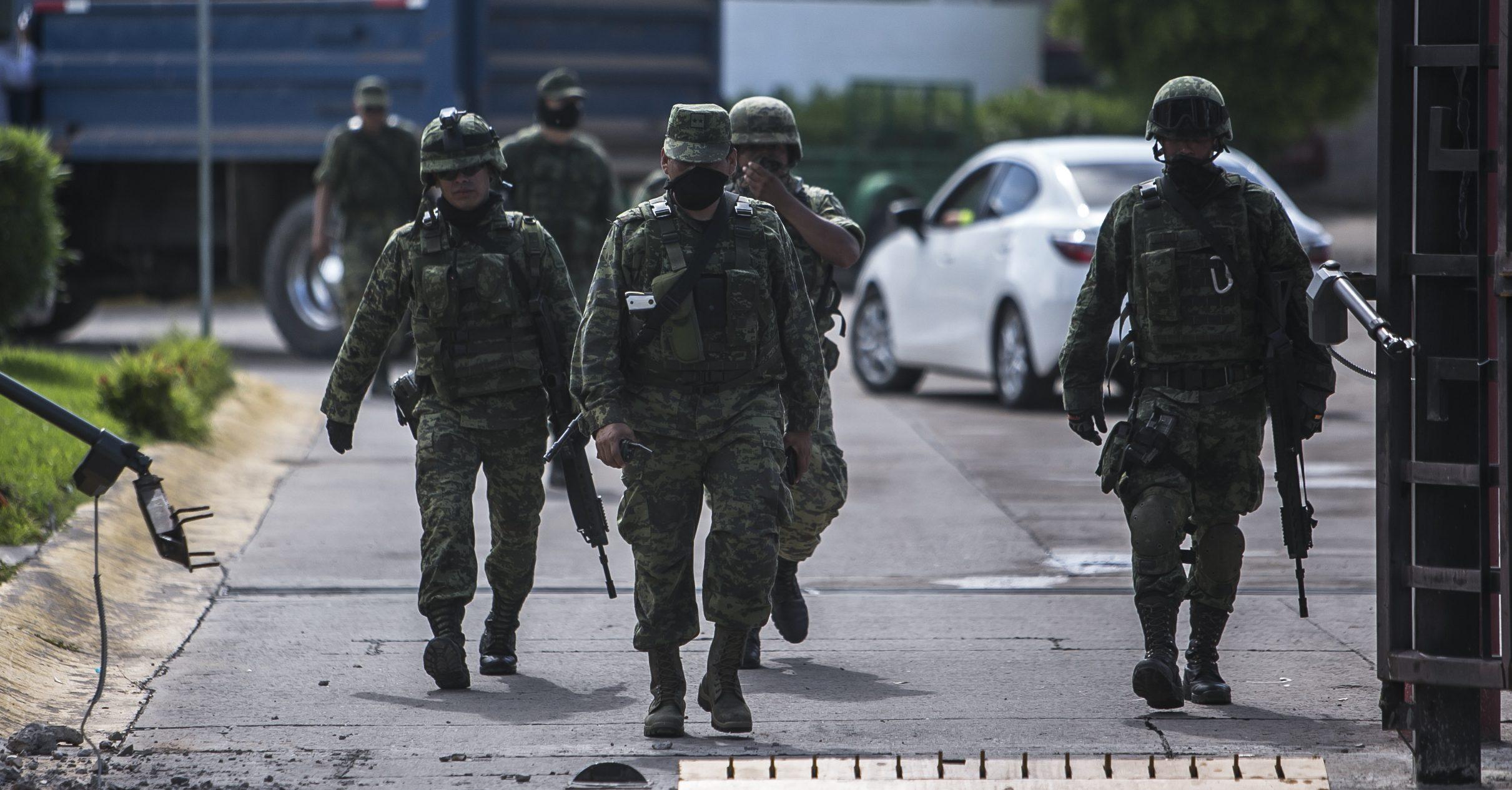 Gente cercana al Chapo Guzmán emboscó a militares en Sinaloa