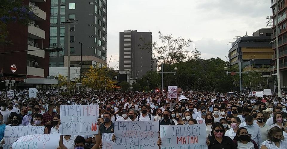 ‘¡Jalisco es una fosa!’: marchan por hermanos asesinados y desaparecidos en la entidad