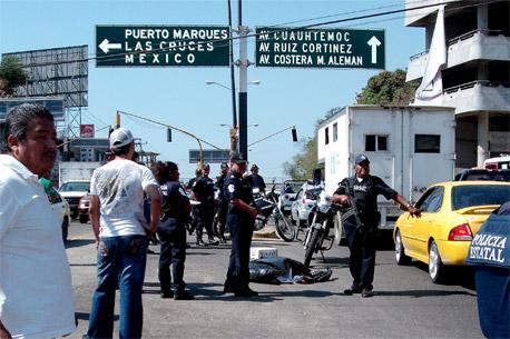 Grupos al servicio de “El Chapo” amenazan con <i>limpiar</i> Acapulco