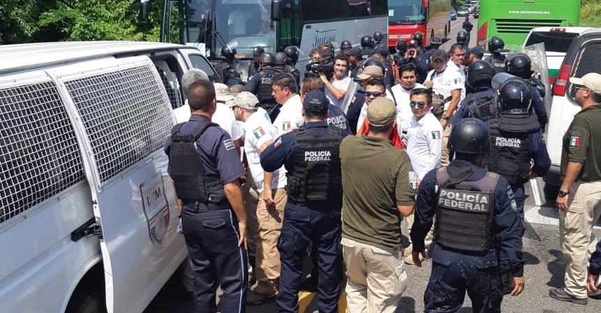 Policía Federal y agentes del INM detienen a 150 migrantes en Chiapas; intentaban unirse a la caravana