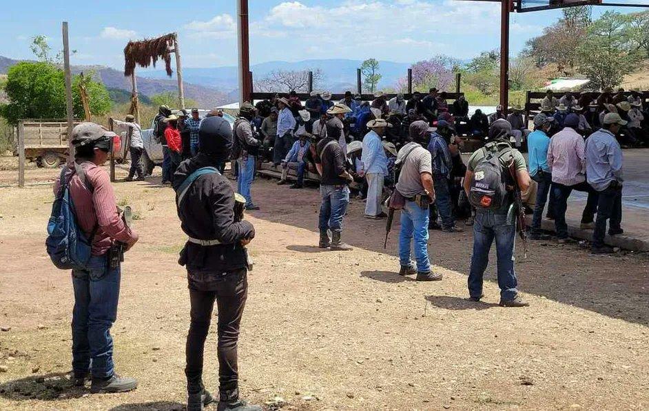 Habitantes de San Miguel Totolapan, Guerrero, crean policía comunitaria contra la Familia Michoacana