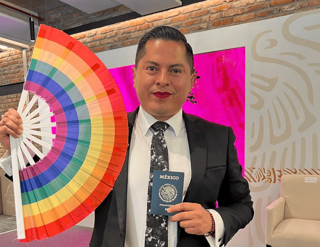 En Edomex emiten el primer pasaporte no binario de México