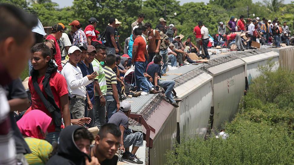 La venezolana que entró en labor de parto sobre el techo de un tren de La Bestia en México