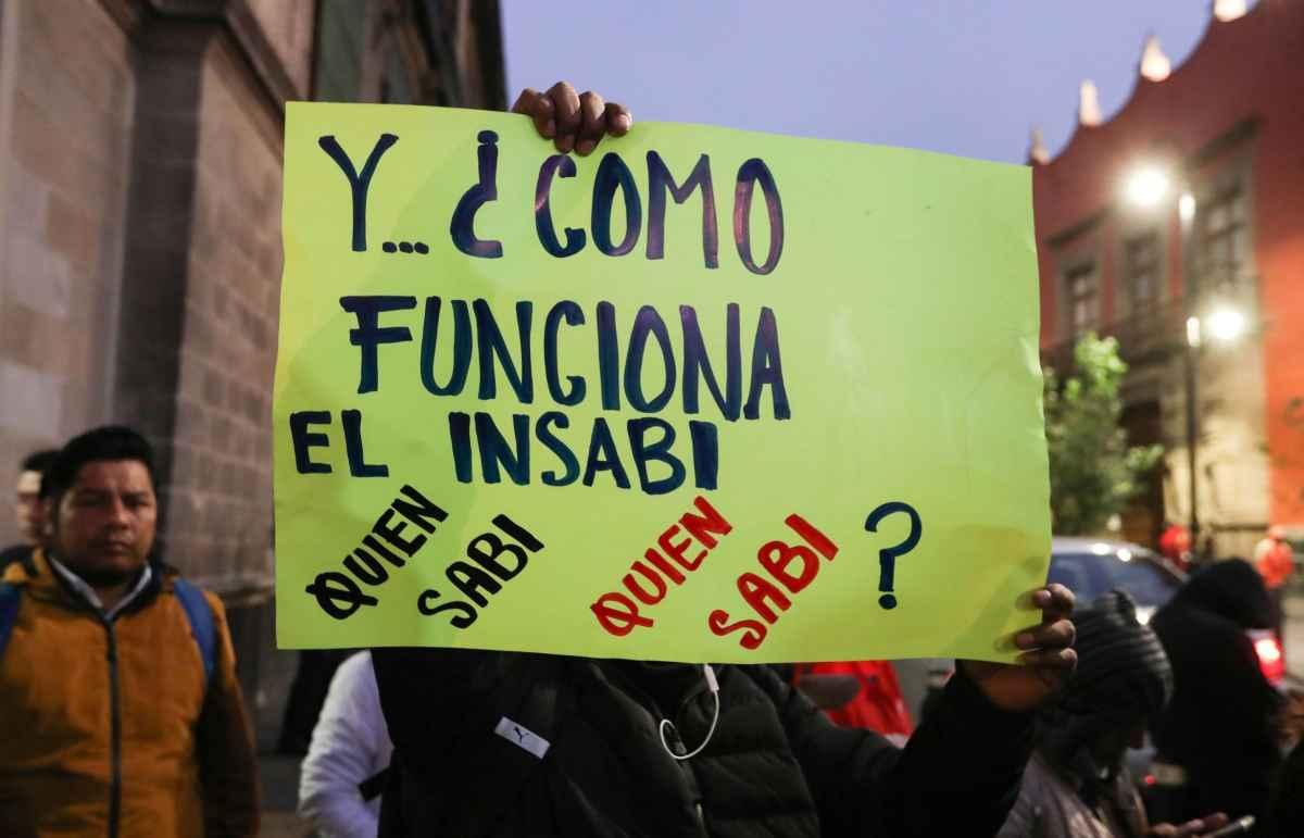 Gobierno usa extinción del Insabi como pretexto para no informar sobre 114 mil mdp que manejó