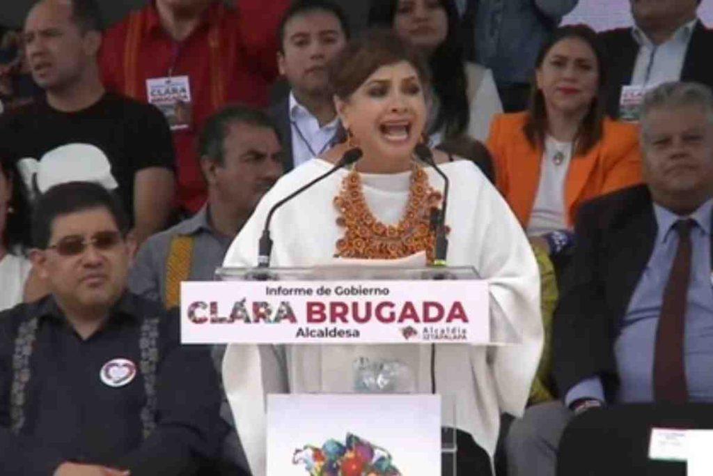 Arropada por el vocero de la Presidencia, Clara Brugada se despide de Iztapalapa