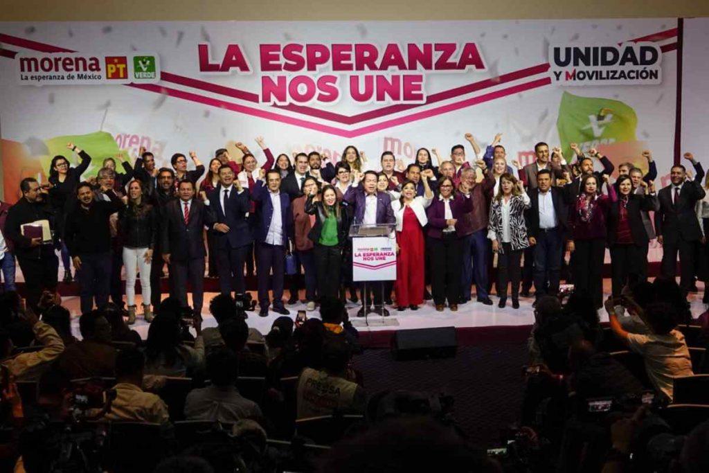 Cuatro excolaboradores cercanos a AMLO y Clara Brugada se quedan con las candidaturas de Morena