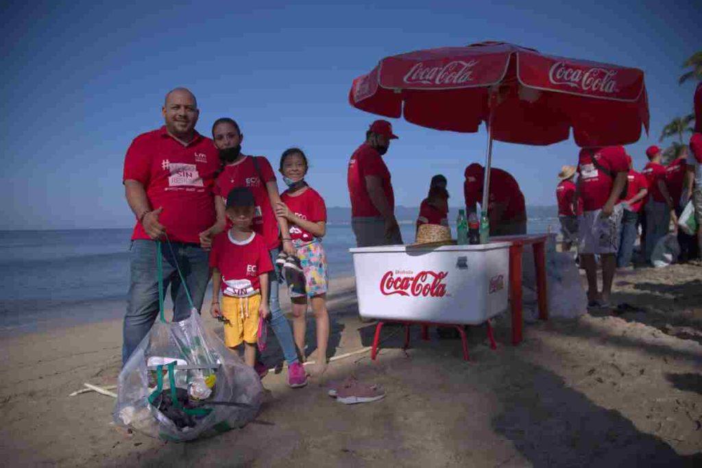 Industria Mexicana de Coca-Cola destaca que aporta 1.3% al PIB; suma 97 años en México