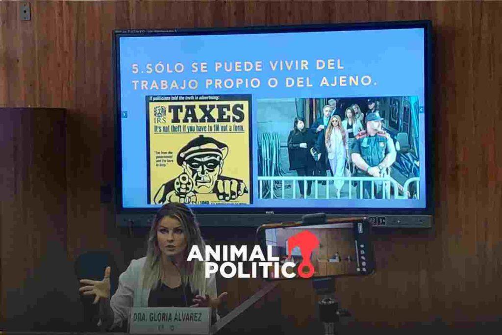Gloria Álvarez, politóloga de ultraderecha, ofrece conferencia en la UNAM; alumnos protestan 