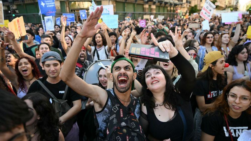 imagenes-protestas-argentina-recortes-educacion-superior