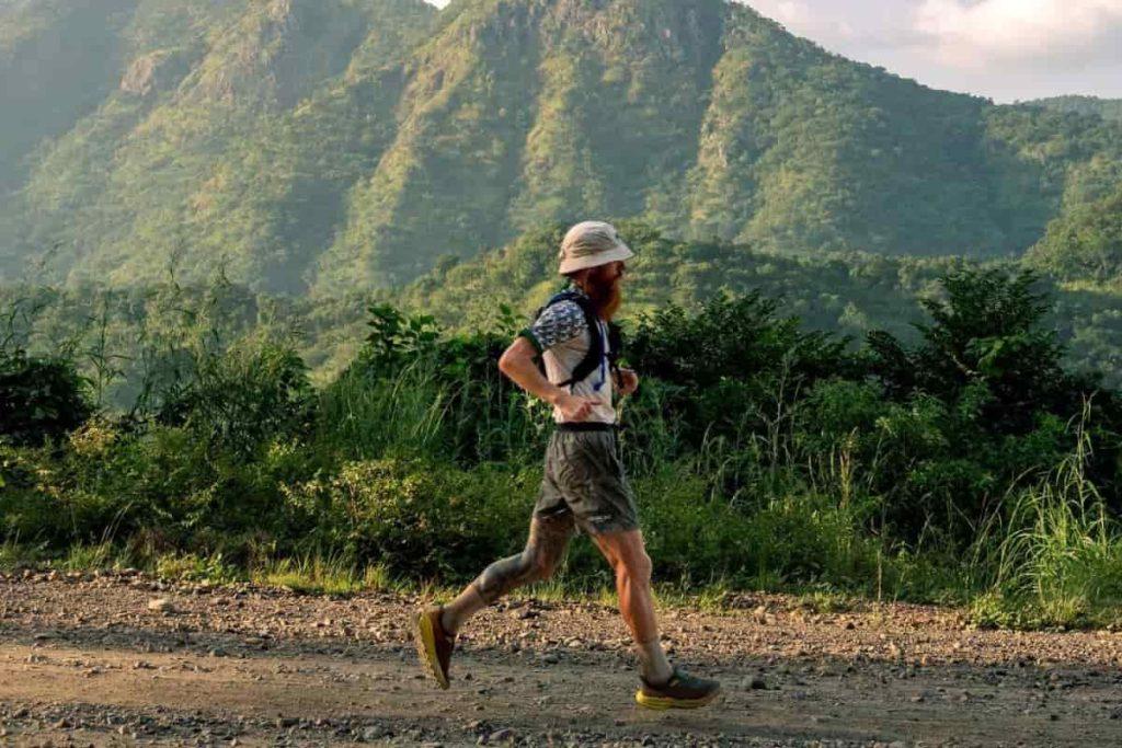 Russell Cook, el hombre que cruzó África corriendo de punta a punta
