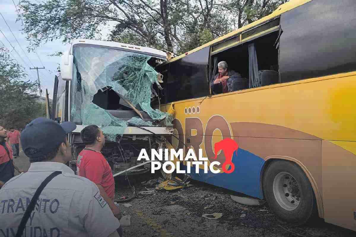 Choque entre autobuses de pasajeros deja tres muertos en la Montaña de Guerrero