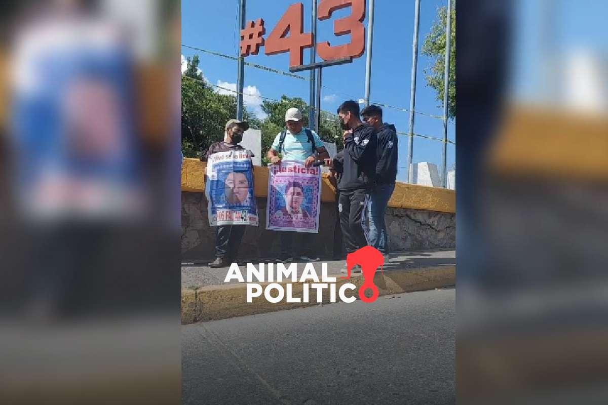 Estudiantes y padres de los 43 desaparecidos de Ayotzinapa exigen justicia a 14 años del asesinato de normalistas en desalojo