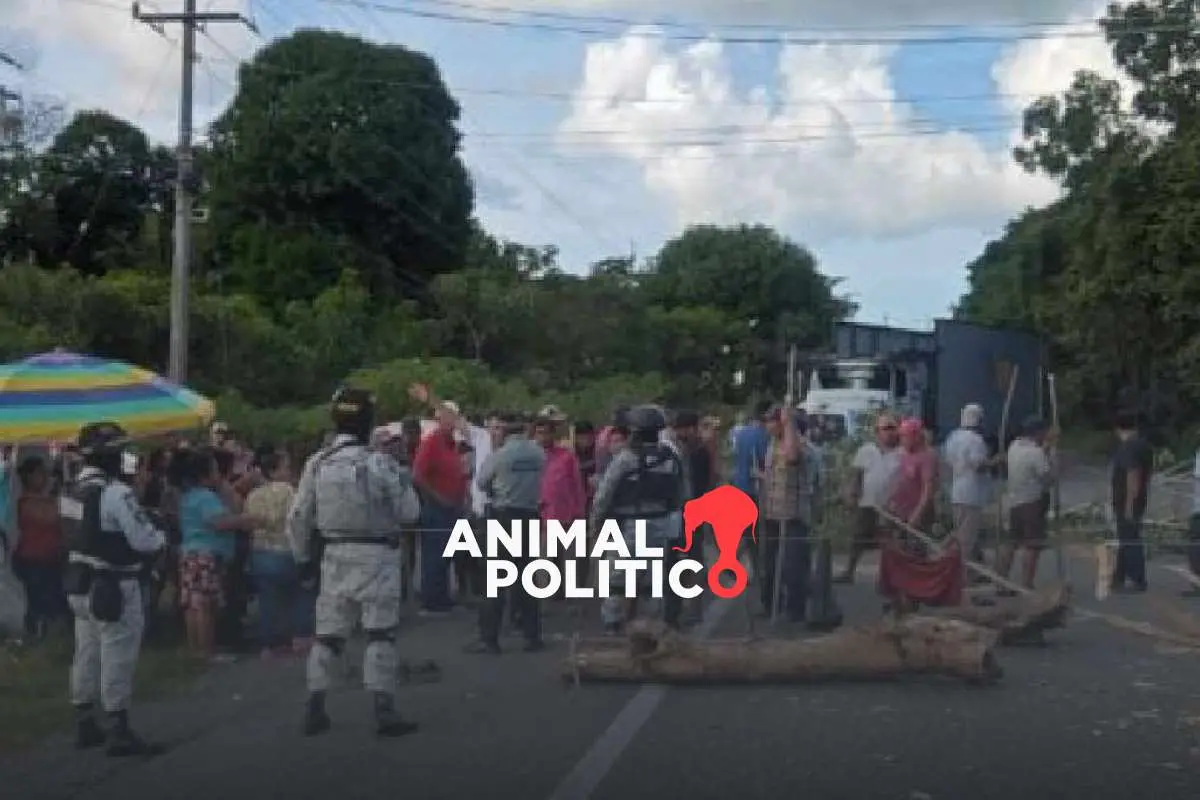 Pobladores de Centla, Tabasco, denuncian que fuga en ducto de Pemex causó la muerte de dos personas